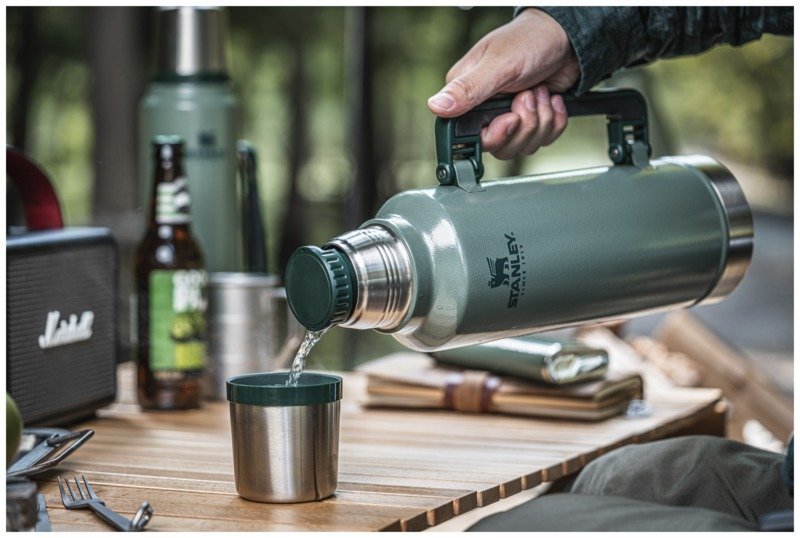 Stanley Thermoskanne 1l Classic Hammertone Grün
